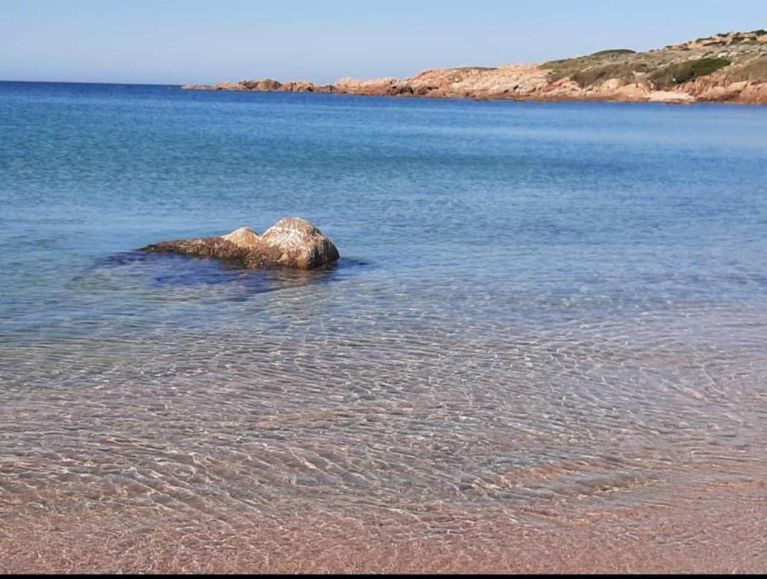Tanca Della Torre Trilocale Vista Mare Leilighet Isola Rossa Eksteriør bilde