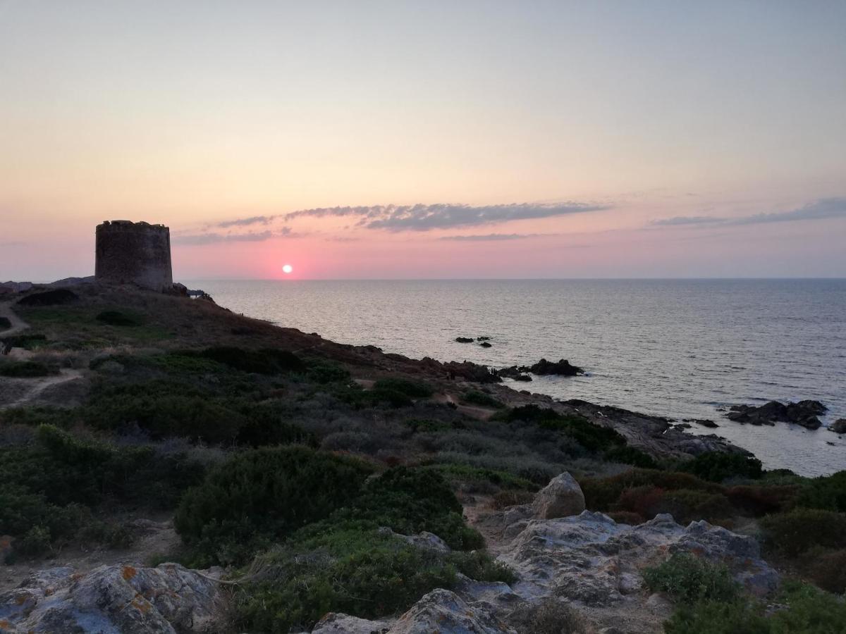 Tanca Della Torre Trilocale Vista Mare Leilighet Isola Rossa Eksteriør bilde